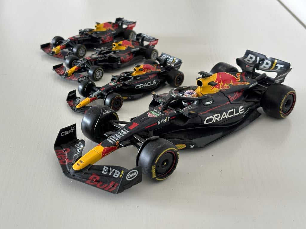 Red Bull Racing RB19 schaalmodellen (1:24, 1:43), Hobby en Vrije tijd, Modelauto's | 1:43, Ophalen of Verzenden, Zo goed als nieuw