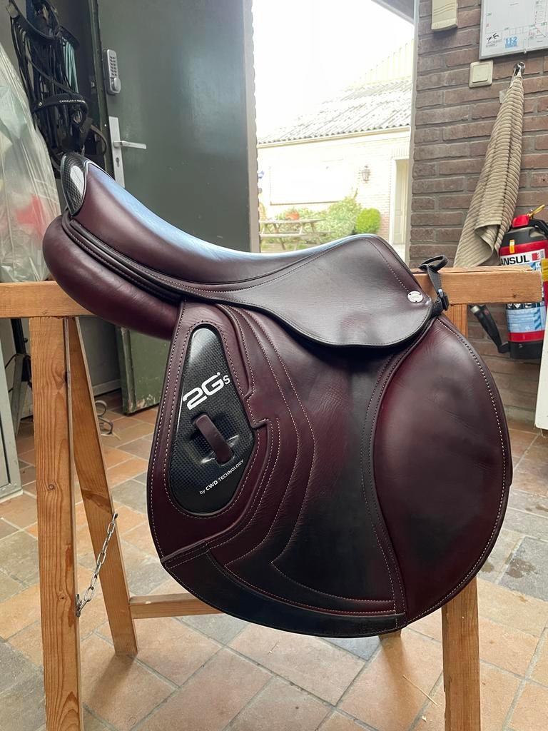 CWD G’s springzadel 17,5” medium wide, Dieren en Toebehoren, Ophalen of Verzenden, Zo goed als nieuw, Springen