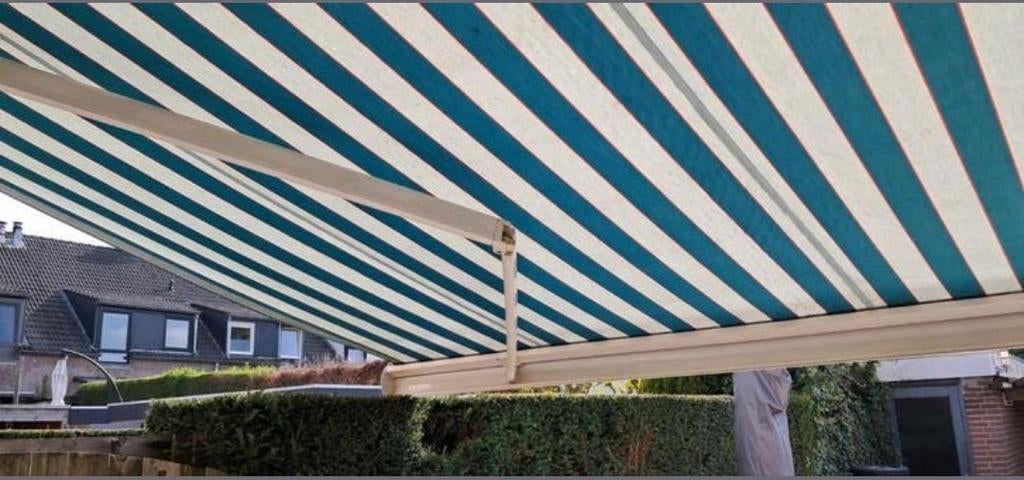 Mooi groot elektrisch zonnescherm 5.30 x 3 Meter, Tuin en Terras, Zonneschermen, Gebruikt, 450 cm of meer, Elektrisch, Ophalen of Verzenden