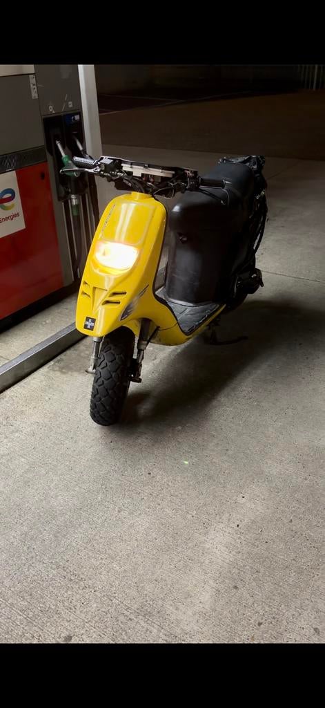 Piaggio typhoon met swingarm brom, Fietsen en Brommers, Scooters | Piaggio, Ophalen of Verzenden, Zo goed als nieuw, Tweetakt