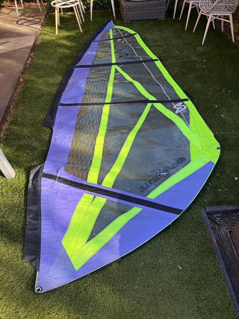 BIC Astro Rock surfplank met zeilen, Watersport en Boten, Windsurfen, Ophalen, 300 cm of meer, Met vin(nen), Complete set