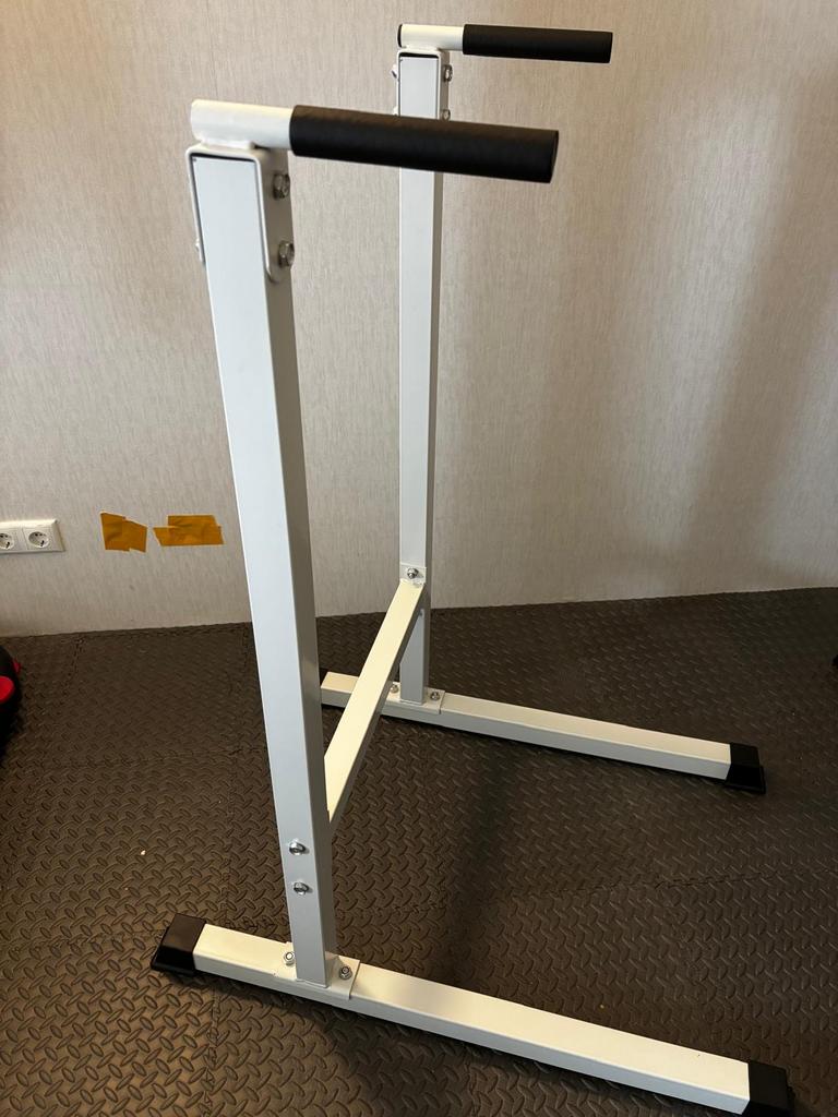 Dipstation P2011 - Perfect voor thuisworkouts, Sport en Fitness, Fitnessmaterialen, Zo goed als nieuw, Overige typen, Armen, Ophalen
