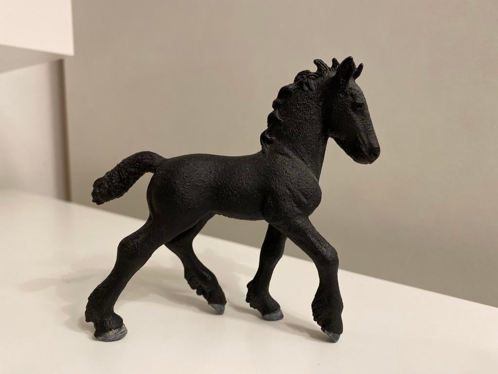 Schleich Fries Veulen Princess ~ 82991, Ophalen of Verzenden, Zo goed als nieuw, Paard, Beeldje of Figuurtje