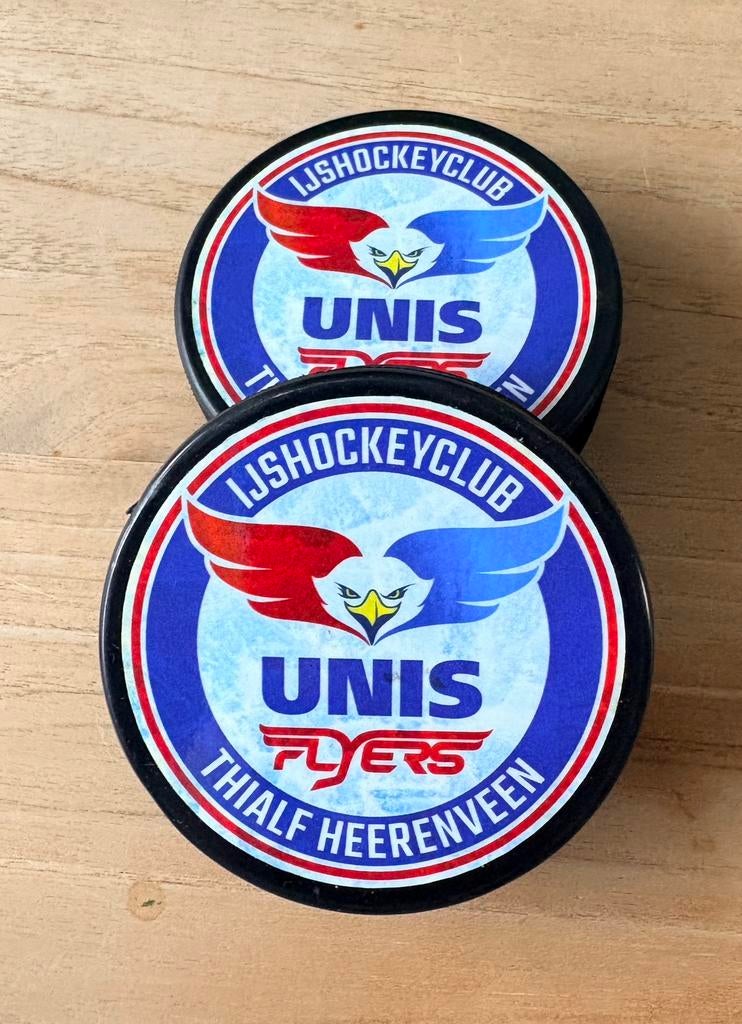 2 stuks ijshockeypucks, Sport en Fitness, IJshockey, Ophalen of Verzenden, Nieuw, Puck