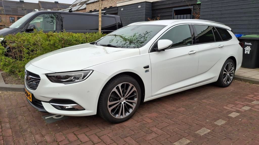 Opel insignia Sports Tourer 1.5 turbo innovation sport, Voorwielaandrijving, 4 cilinders, Leder en Stof, Wit