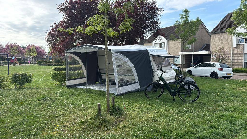 ⸻  Chateau 380 Caravan 1e eigenaar – incl. mover &  voortent, Caravans en Kamperen, Mover, Chateau, Omvormbare zithoek, Treinzit