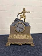 Antieke bronzen pendule, Ophalen