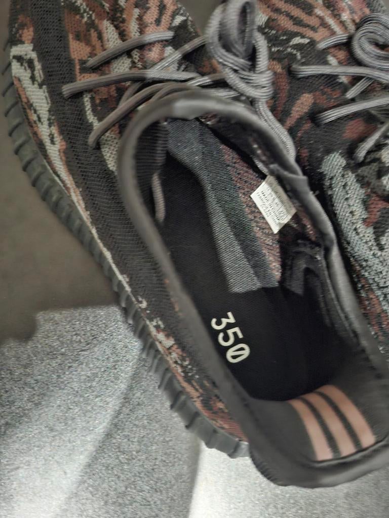 Yeezy 350 sneakers in zwart en bruin, Overige kleuren, Nieuw, Ophalen of Verzenden, Sneakers of Gympen