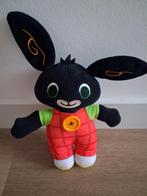 Knuffel Bing konijn televisie zwart rood L371, Ophalen of Verzenden, Zo goed als nieuw, Konijn