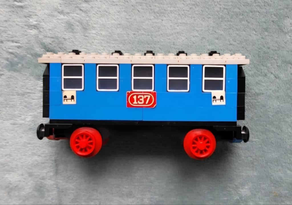 Lego trein 4,5 & 12 Volt blauwe rails pasagier wagon set 137, Gebruikt, Lego, Ophalen of Verzenden, Compleet