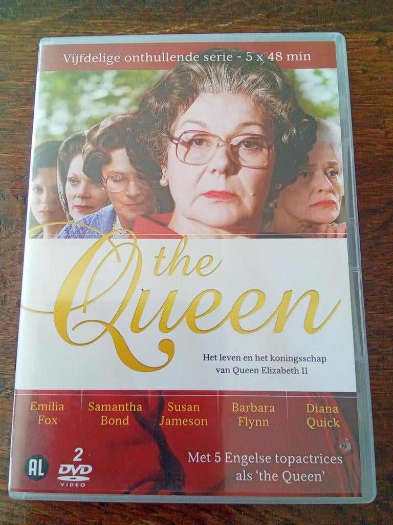 The Queen - Het leven en koningschap van Queen Elizabeth Ii, Alle leeftijden, Ophalen of Verzenden, Zo goed als nieuw, Non-fictie