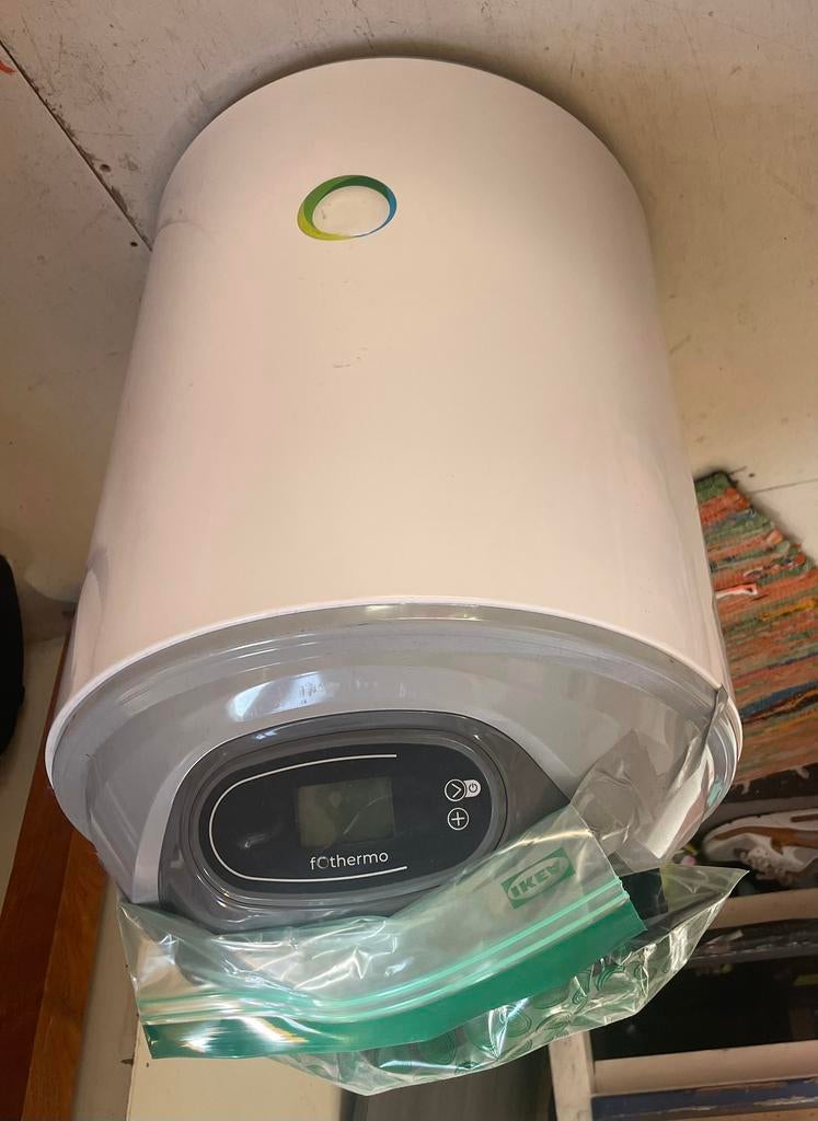 Boiler 30 liter met zonnepaneel, Ophalen, 20 tot 100 liter, Boiler, Minder dan 3 jaar oud