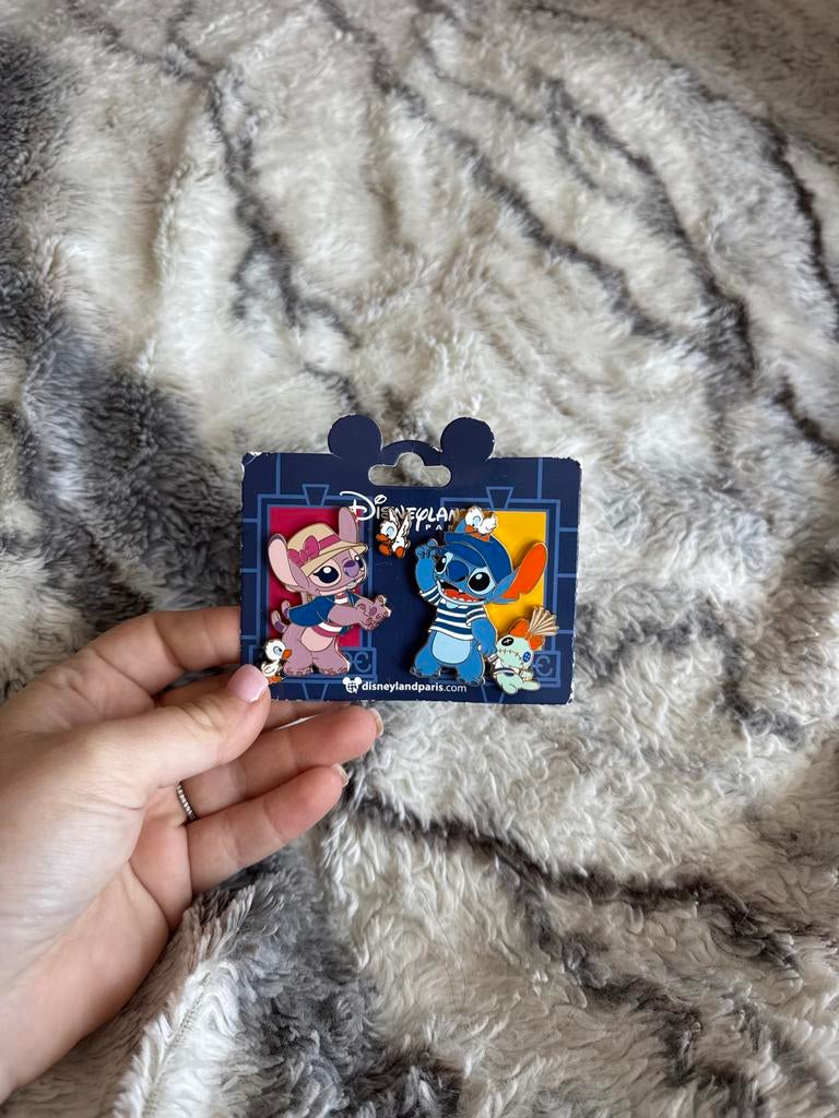 Disney Stitch & Angel Pin Set - Disneyland Paris, Ophalen of Verzenden, Overige figuren, Nieuw, Overige typen