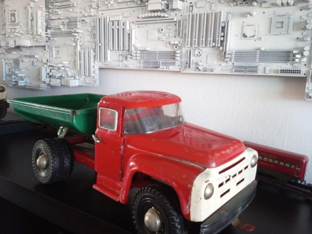 Leuke jaren 80 - 90 blikken AZLK zil /zis 130 vrachtwagen, Antiek en Kunst, Antiek | Speelgoed, Ophalen of Verzenden