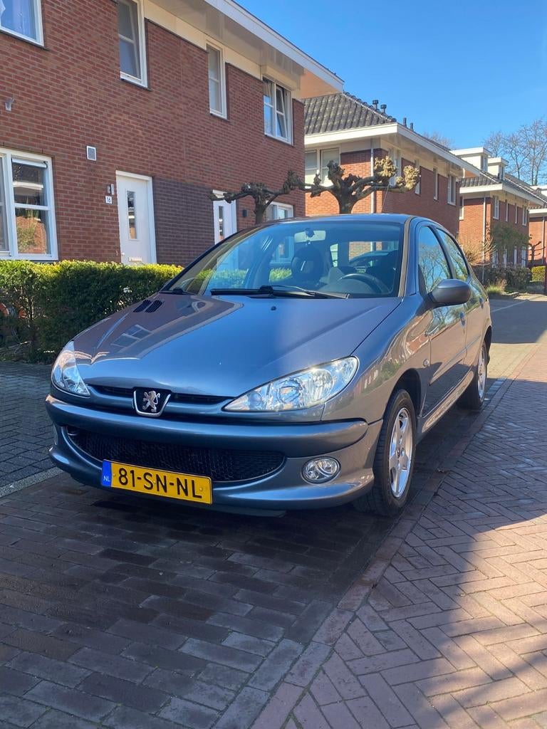 Peugeot 206 1.4 5D 2006 Grijs, Auto's, Peugeot, Particulier, ABS, Airbags, Airconditioning, Boordcomputer, Centrale vergrendeling