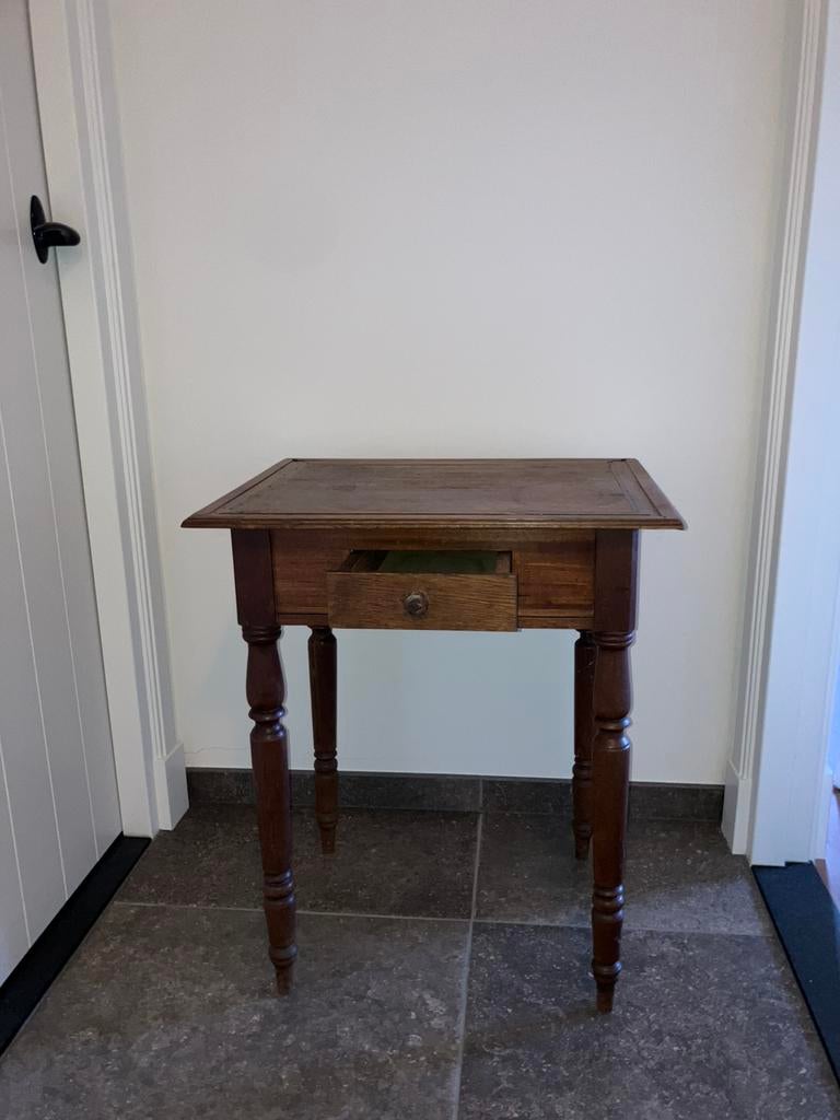 Antiek tafeltje, Ophalen