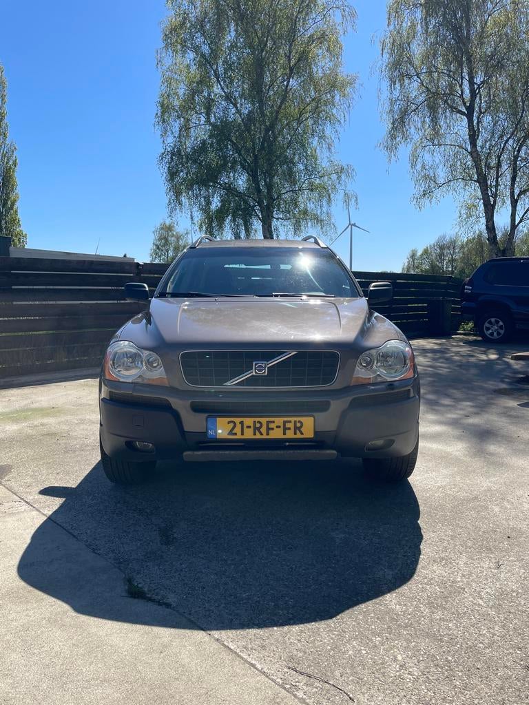 Volvo XC90 2.5 T Geartronic 2005 Bruin, Auto's, Volvo, Bruin, 7 stoelen, 2521 cc, Origineel Nederlands