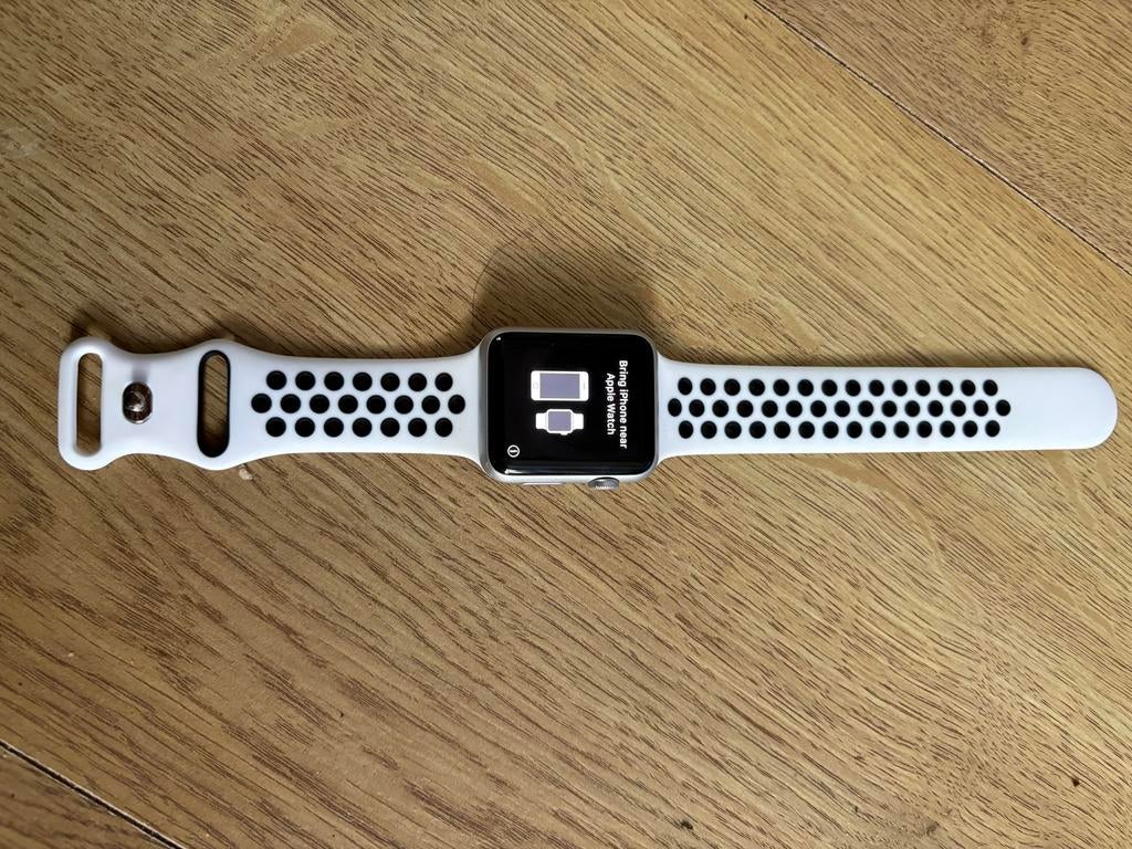 Apple Watch 42 mm 7000 series Zo goed als nieuw, Ophalen, Afstand, IOS, Zo goed als nieuw