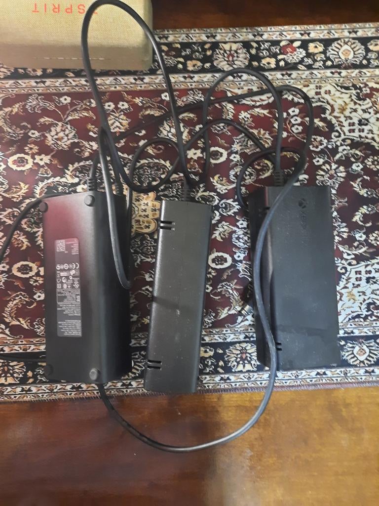 Xbox 360 Super Slim Voeding - Onbekend, Spelcomputers en Games, Ophalen of Verzenden, Niet werkend