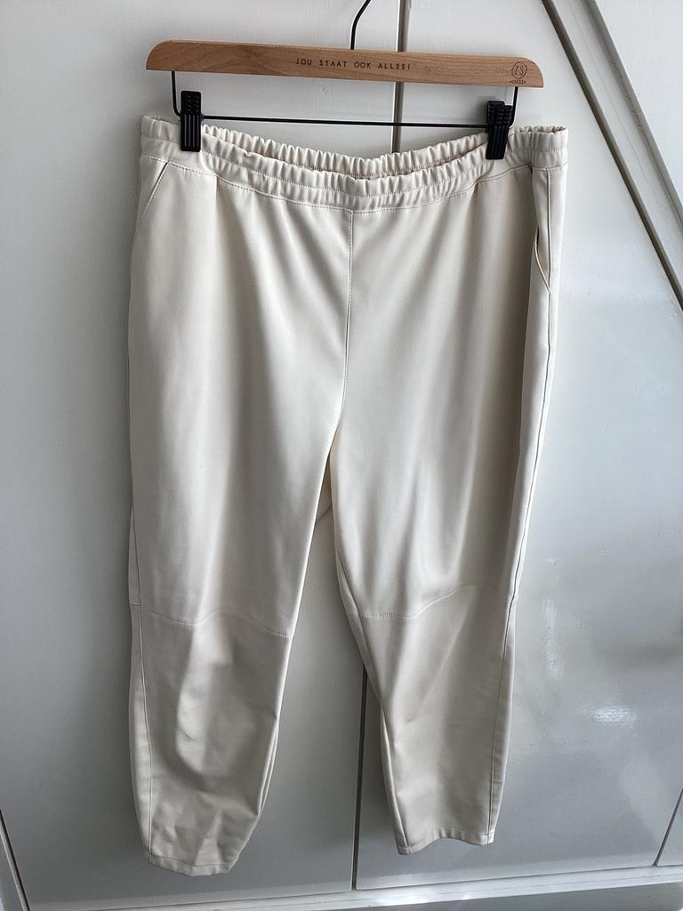 Eksept by shoeby creme vegan leather broek maat xl, Beige, Maat 46/48 (XL) of groter, Ophalen of Verzenden, Zo goed als nieuw