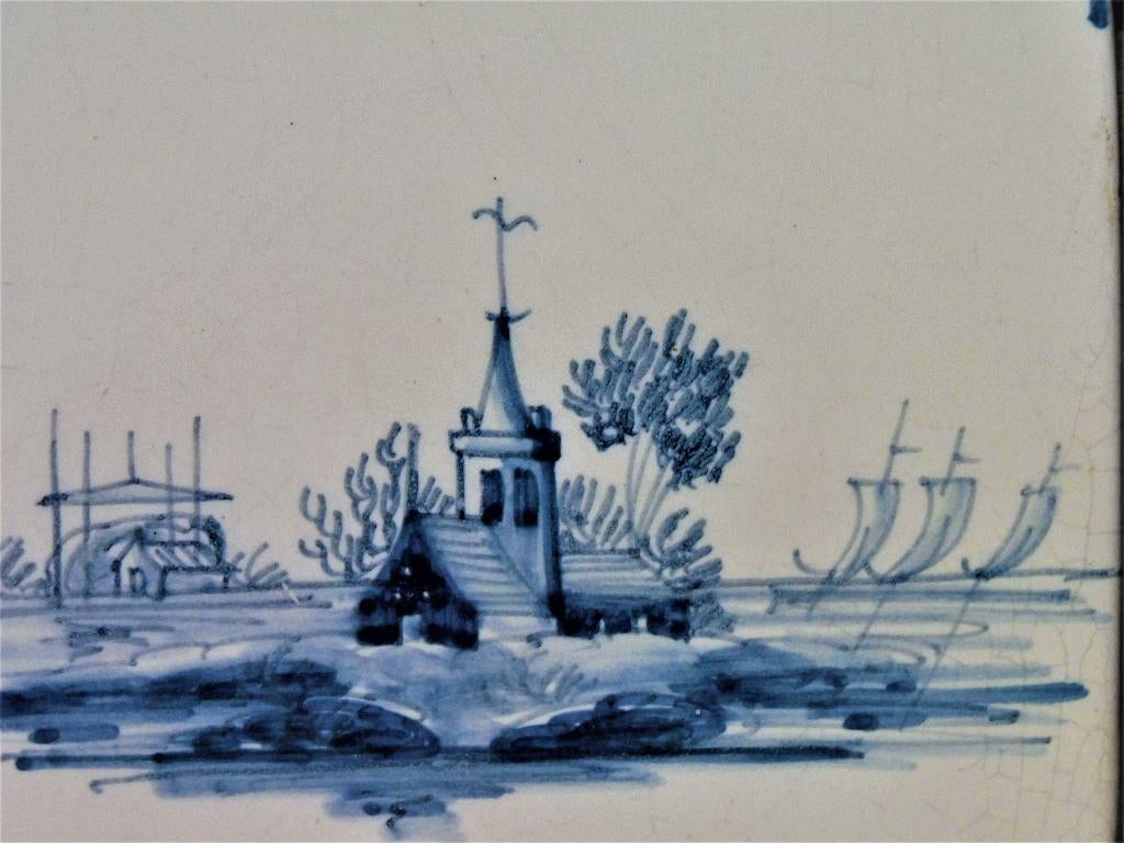 Delfts blauwe tegel landschap woonhuis toren hooischuur boot, Ophalen of Verzenden