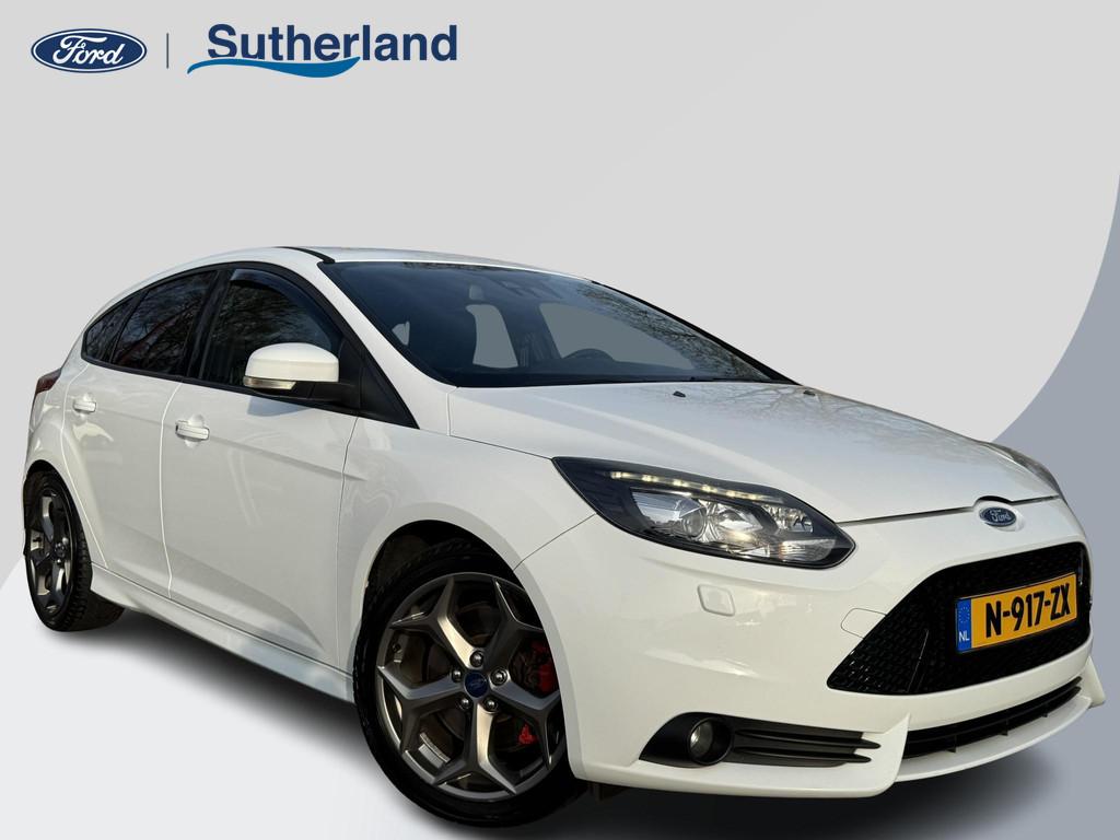 Ford Focus 2.0 EcoBoost ST-3 250pk | Winter Pack | Xenon | R, Auto's, Euro 5, Gebruikt, Zwart, 4 cilinders