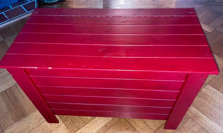 Mooie en praktische houten verkleedkist of dekenkist rood, Huis en Inrichting, Woonaccessoires | Kisten, Zo goed als nieuw, Ophalen of Verzenden