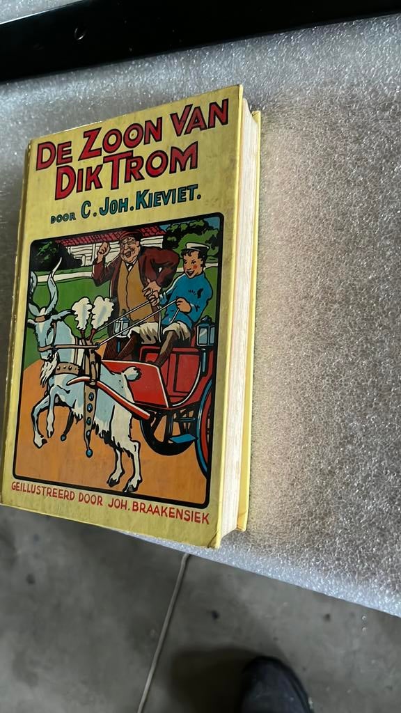 De zoon van dik trom, Ophalen of Verzenden, Zo goed als nieuw