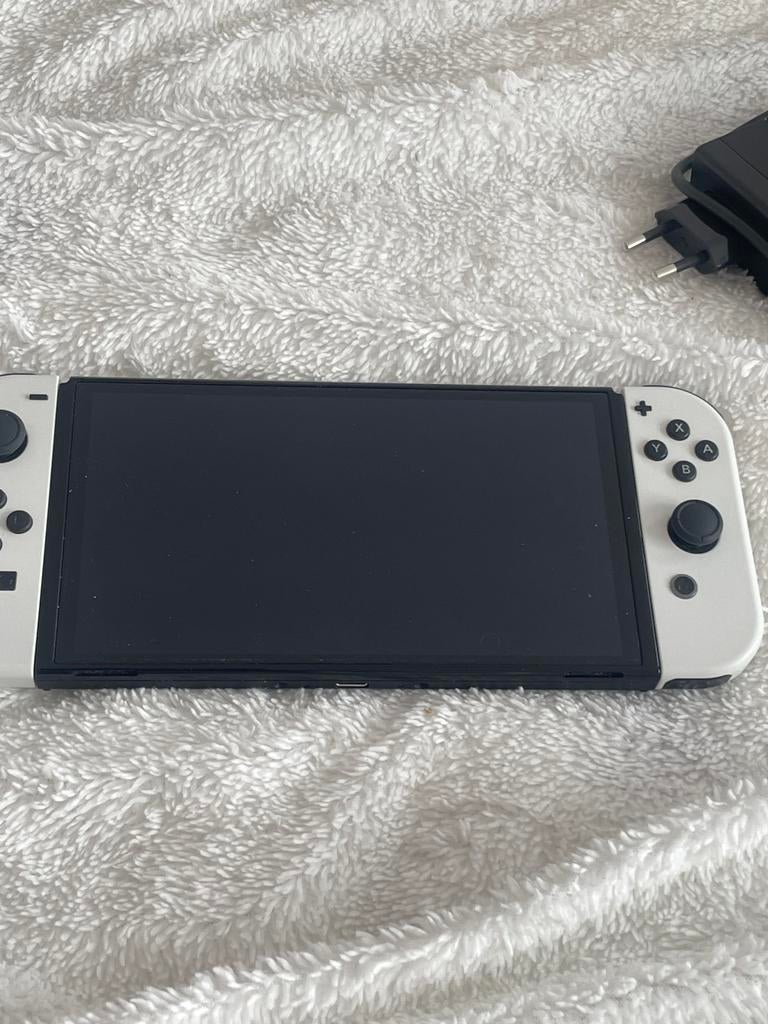 Nintendo Switch OLED wit, Ophalen, Zo goed als nieuw, Met 2 controllers, Switch OLED