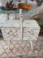 Brocante oude naaidoos, Ophalen