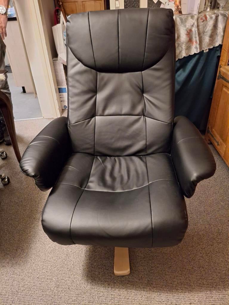 Relax fauteuil met voetenbankje, Ophalen, Zo goed als nieuw