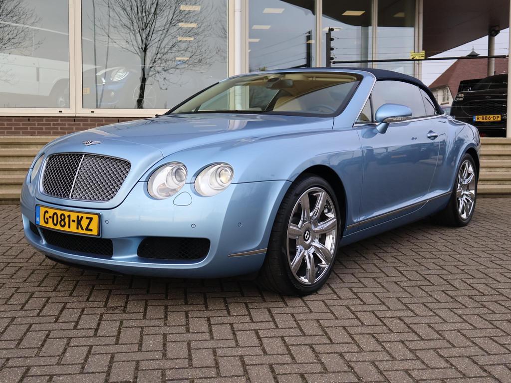 Bentley Continental GTC 6.0 W12 560 PK *SILVERLAKE METALLIC*, Auto's, Automaat, Gebruikt, Stoelverwarming, Leder