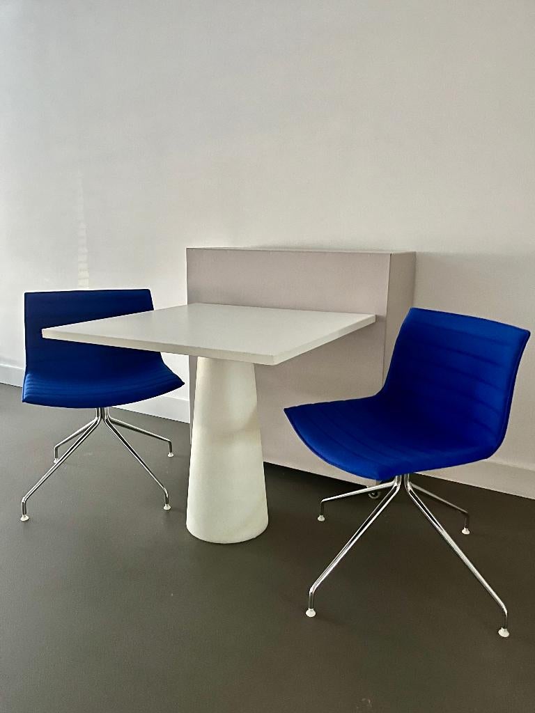 Moooi | Containertafel | Bistrotafel | Eettafel | Container, Ophalen, Overige materialen, 50 tot 100 cm, 50 tot 100 cm