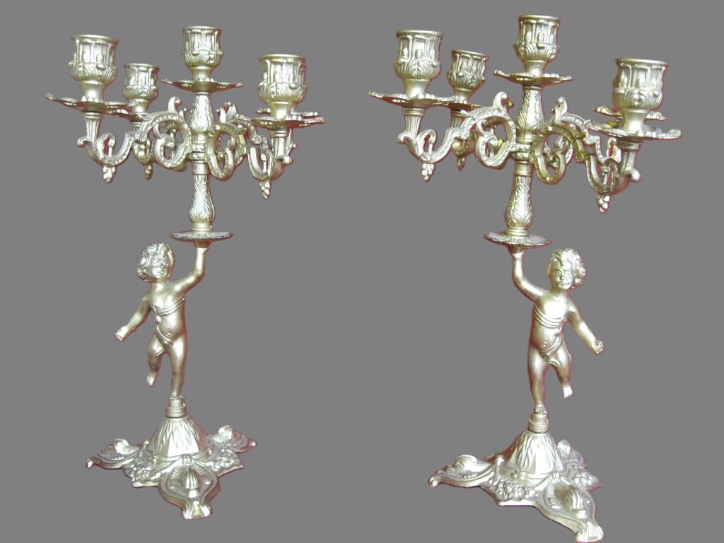 Gedoréerde bronzen kandelaren met puttie., Ophalen, Koper of Brons