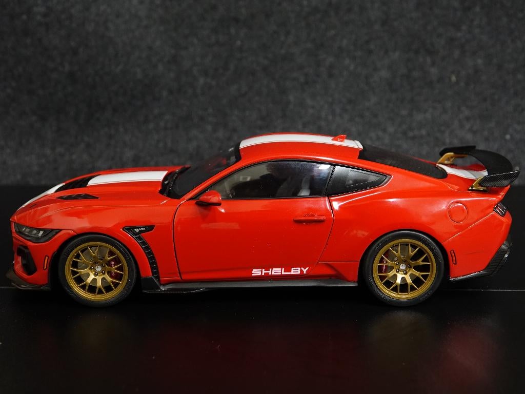 Solido 1:18 2025 Ford Mustang Shelby Super Snake rood, Hobby en Vrije tijd, Modelauto's | 1:18, Solido, Auto, Solido, Onbekend