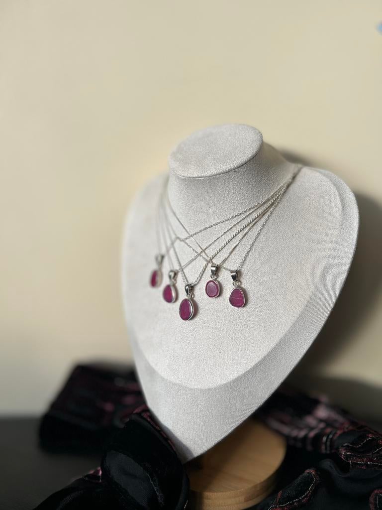 Robijn hanger beschermt liefde geluk passie powerful SALE, Sieraden, Tassen en Uiterlijk, Kettingen, Nieuw, Ophalen of Verzenden