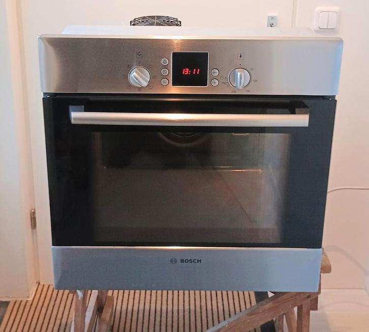 Bosch inbouw heteluchtoven E-nr: HBN230250E/02 Type: HM44341, Witgoed en Apparatuur, Ovens, Gebruikt, Inbouw, Oven met grill, 45 tot 60 cm