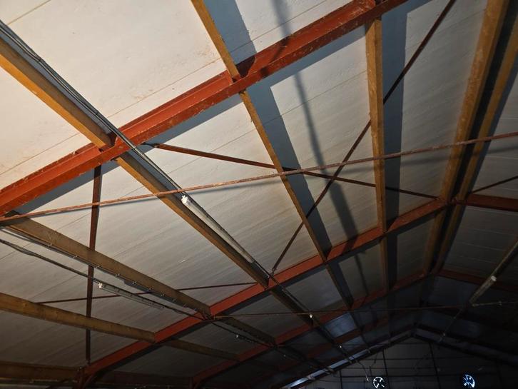 Ruime stal of opslagloods te koop., Zakelijke goederen, Bedrijfs Onroerend goed, Opslag of Loods, Koop