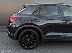 Volkswagen T-Roc 1.5 TSI Black Edition Sport|Virtual|Carplay, Adaptive Cruise Control, 4 cilinders, Leder en Stof, Zwart