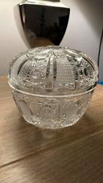 Glazen en kristallen potje, Ophalen