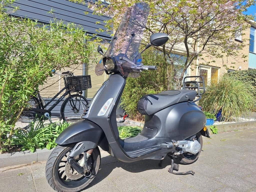 Vespa Sprint Notte 2018 -1e eigenaar, Fietsen en Brommers, Scooters | Vespa, Ophalen of Verzenden, Gebruikt, Benzine, Overige modellen