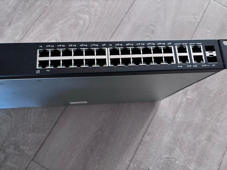 Cisco SF300-24PP PoE+ Managed Switch - 24-poorts, Computers en Software, Netwerk switches, Gebruikt, Ophalen of Verzenden