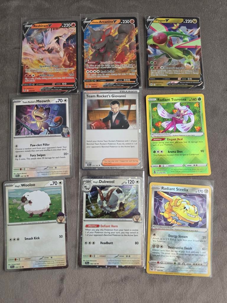 Pokémon Kaarten Collectie - V, Radiant, Trainer, Ophalen of Verzenden, Zo goed als nieuw, Meerdere kaarten, Foil