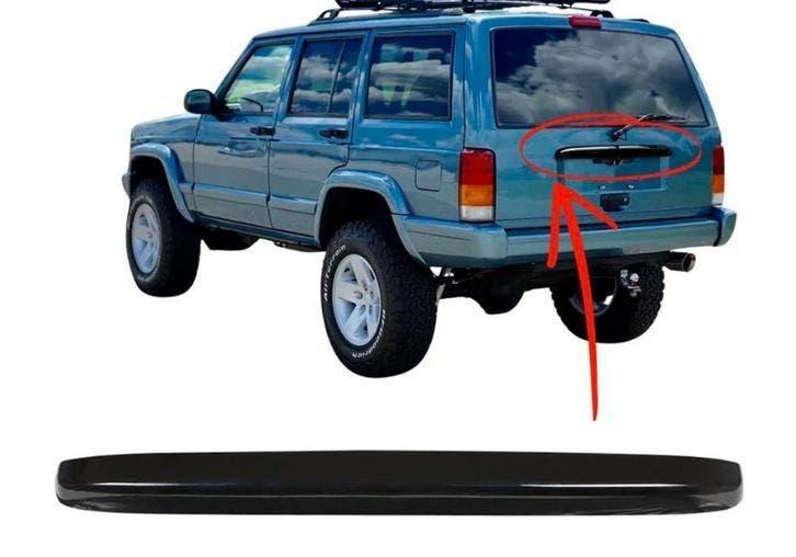 Mopar Kentekenlamp Afdekstrip Jeep Cherokee XJ 97-01 Schade, Jeep, Gebruikt, Achterklep, Ophalen of Verzenden