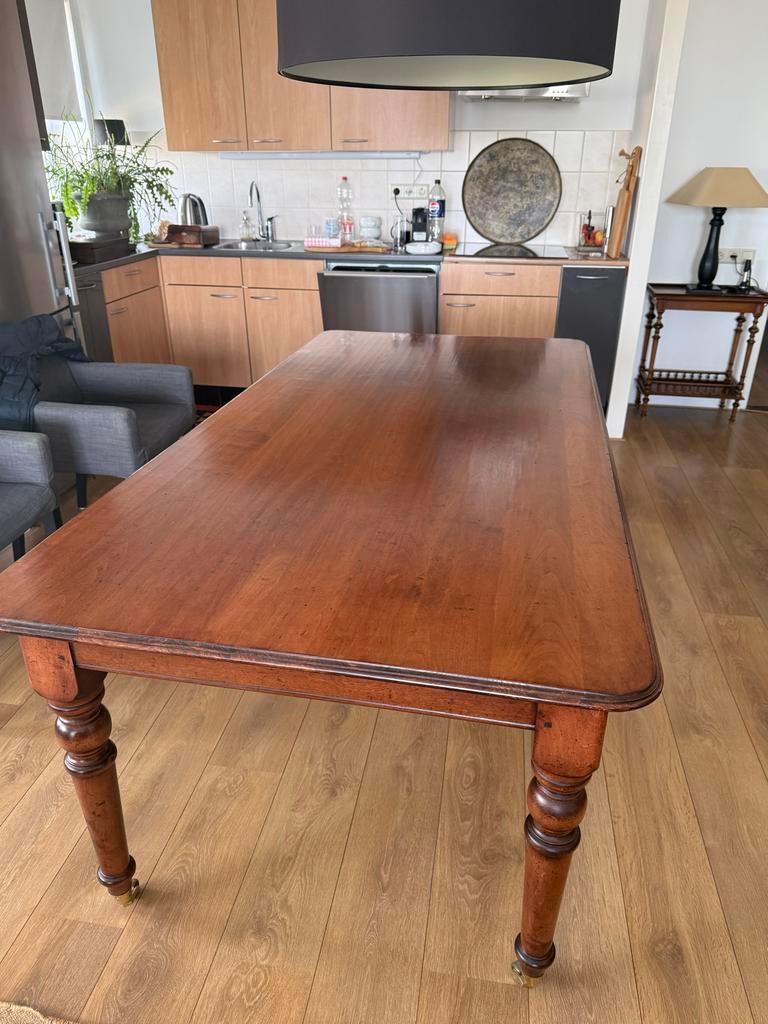 Antieke eettafel op wieltjes, Huis en Inrichting, Tafels | Eettafels, Gebruikt, 100 tot 150 cm, 200 cm of meer, Ophalen of Verzenden