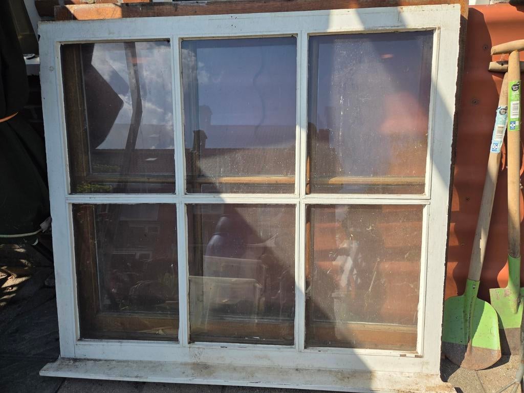 Houten raamkozijn met enkel glas 138x122 cm, Doe-het-zelf en Verbouw, Glas en Ramen, Ophalen, Gevelraam of Ruit, Gebruikt, 120 tot 160 cm