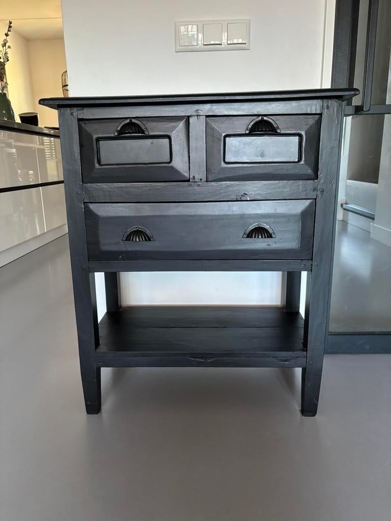 Antiek kastje zwart met laadjes, Ophalen