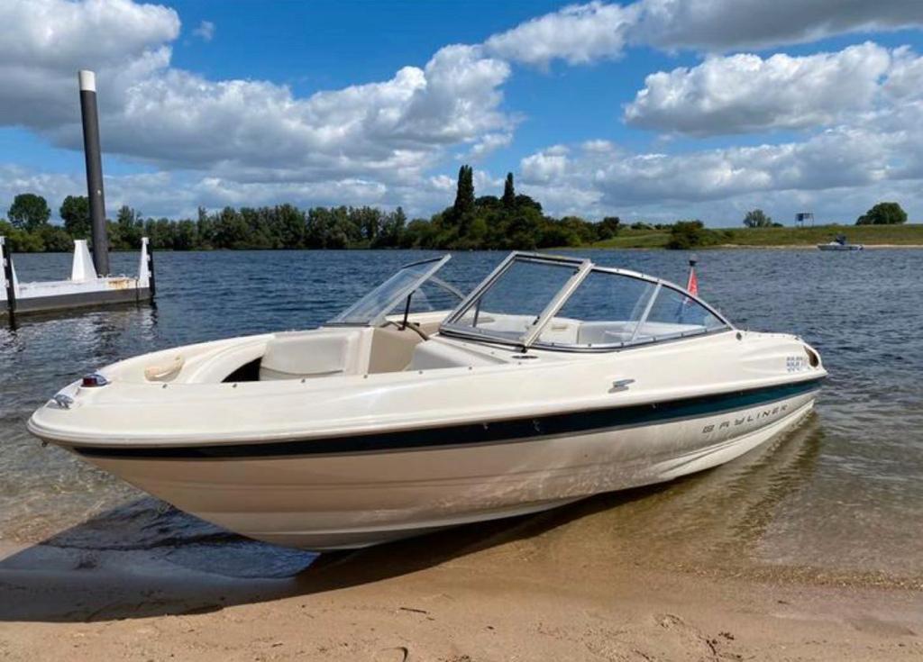 Speedboot Bayliner, Binnenboordmotor, 120 tot 200 pk, Ophalen of Verzenden, Zo goed als nieuw