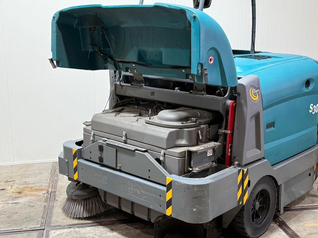 Tennant S30 LPG opzit veegmachine 1500uur hooglosser HL1067