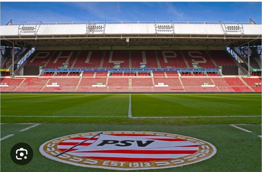 Ik zoek 2 PSV seizoenkaarten voor op 1 vd vakken N/O/S/T, Tickets en Kaartjes, Sport | Voetbal, Seizoenskaart, Twee personen, Mei